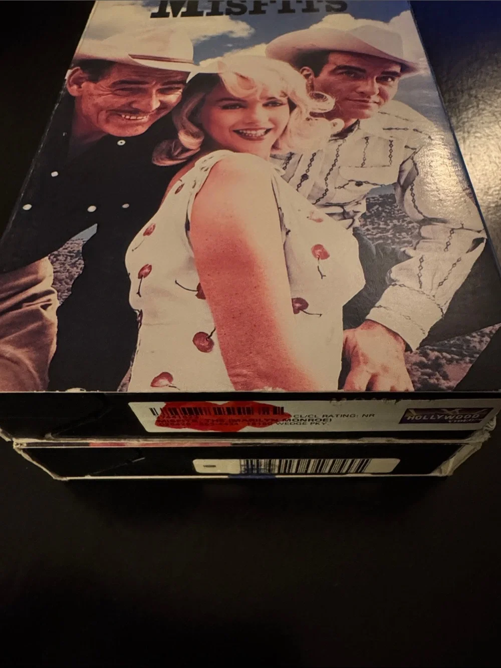 Marilyn Monroe VHS 📼 lot of 2 movies _ The MISFITS & Gentlemen Prefer Blondes 💫